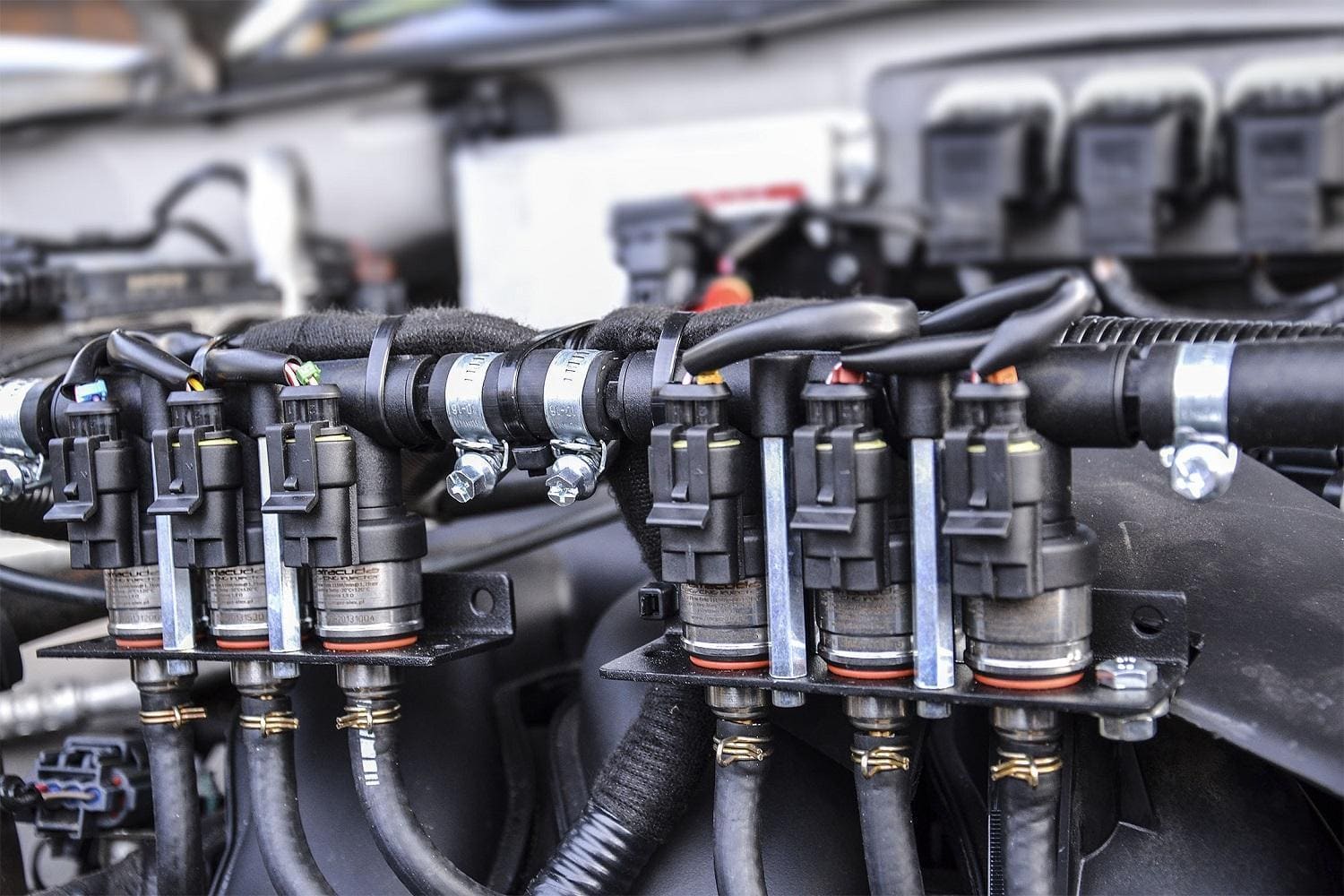 Многим знакомы проблемы при первом переходе с бензина на газ на холодном двигателе.